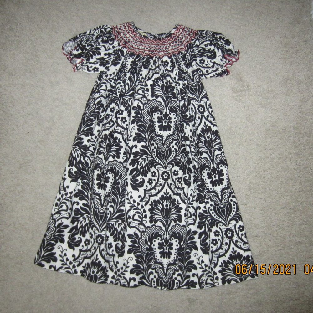 Le’ Za Me Boutique Smocked Dress Size 4T